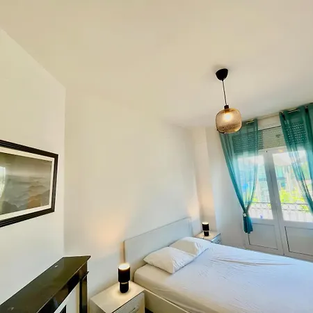 Escale - 4 Personnes Proche Arena Апартаменты *