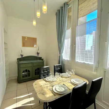 Escale - 4 Personnes Proche Arena Апартаменты *