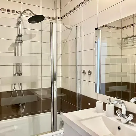 Escale - 4 Personnes Proche Arena * Реймс