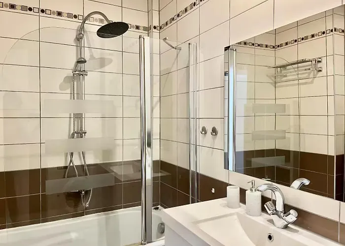 Escale - 4 Personnes Proche Arena * Реймс